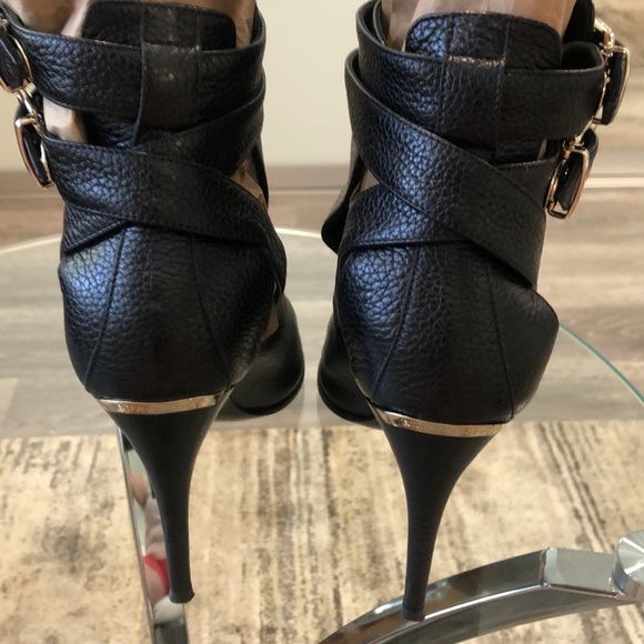 Authentic BURBERRY BOOT HEELS-size US 7/5 - Picture 3 of 16